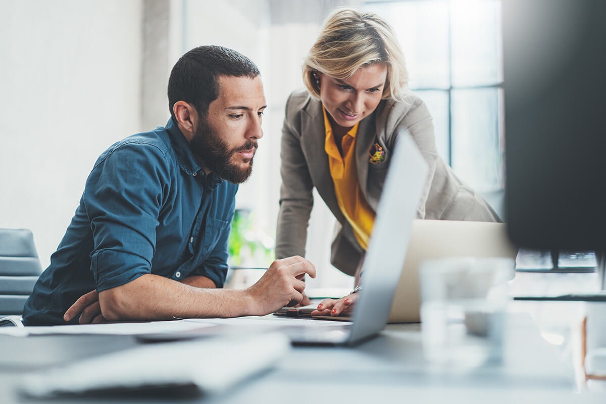 Personas trabajando